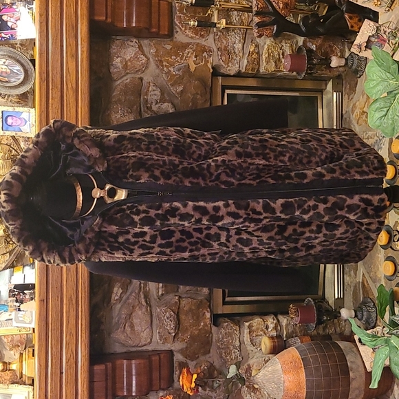 Via Spiga Faux Fur Hooded Leopard Long Vest Size 16-18 - Picture 3 of 16